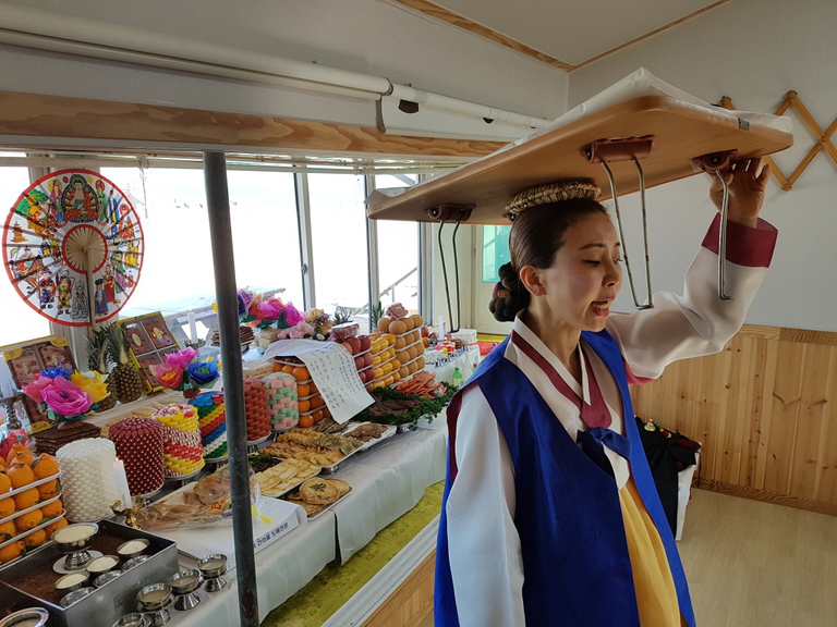 재수 떠오는 소리 들었소?(2018년 3월3일, 강원도 강릉 경포대 인근)